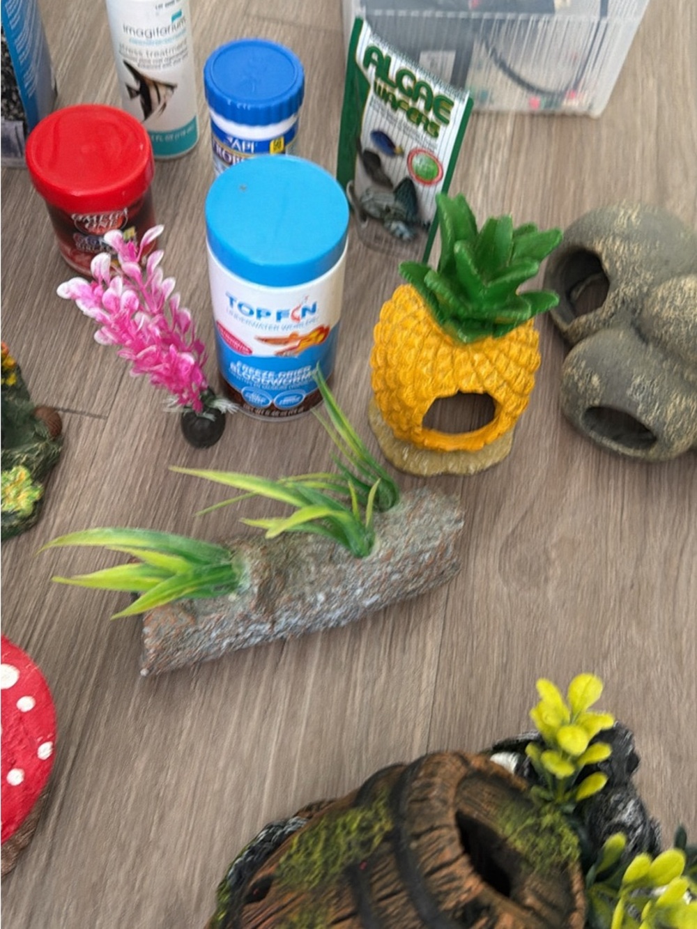 Assorted Aquarium necessities - Picture 3 of 6